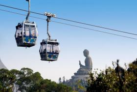 Thư giãn với cáp treo đáy kính Ngong Ping 360 độc đáo nhất Hong Kong