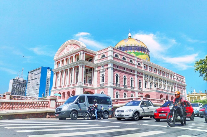 tour du lịch Brazil thăm nhà hát thành phố