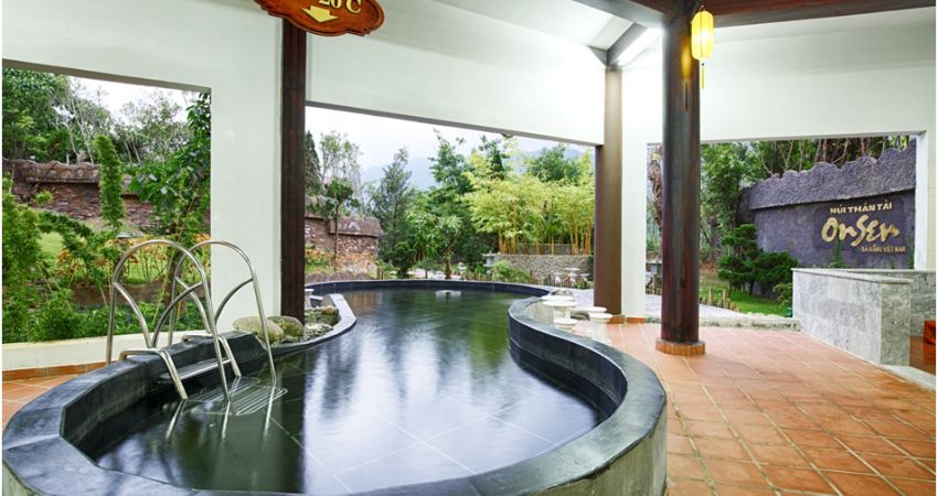 Tắm Onsen Nhật Bản tại Núi Thần Tài